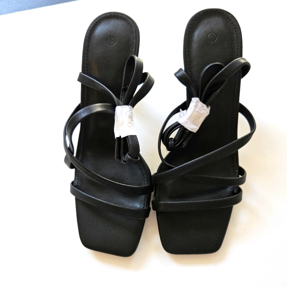 Black Strappy Sandals, Sz 6, NIB